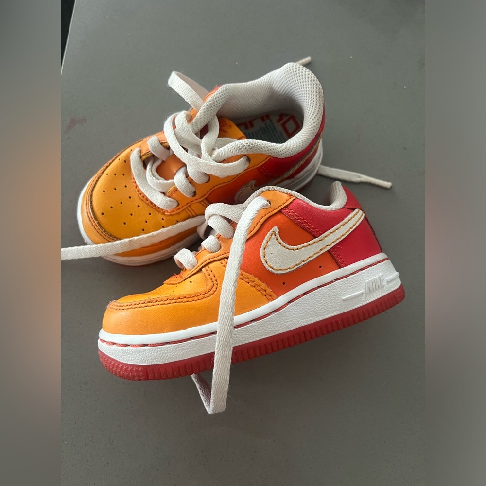 EUC Nike babe airforce red & orange 5.5